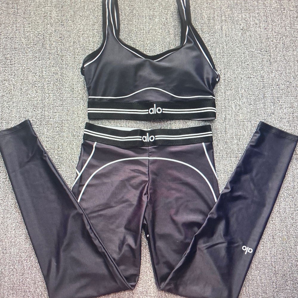ALO Yoga Black Leggings with White Piping Detail